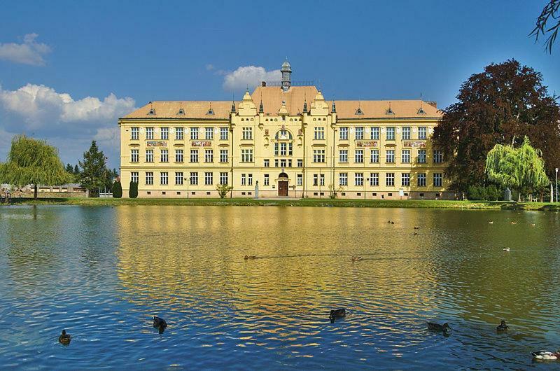 Apartman Za-Ka 1 Ubytovani Litovel Cervenka Bagian luar foto